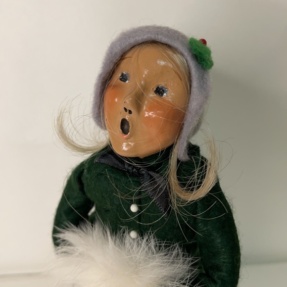 Byers Choice Ltd. The Carolers 1993 girl - Picture 2 of 7
